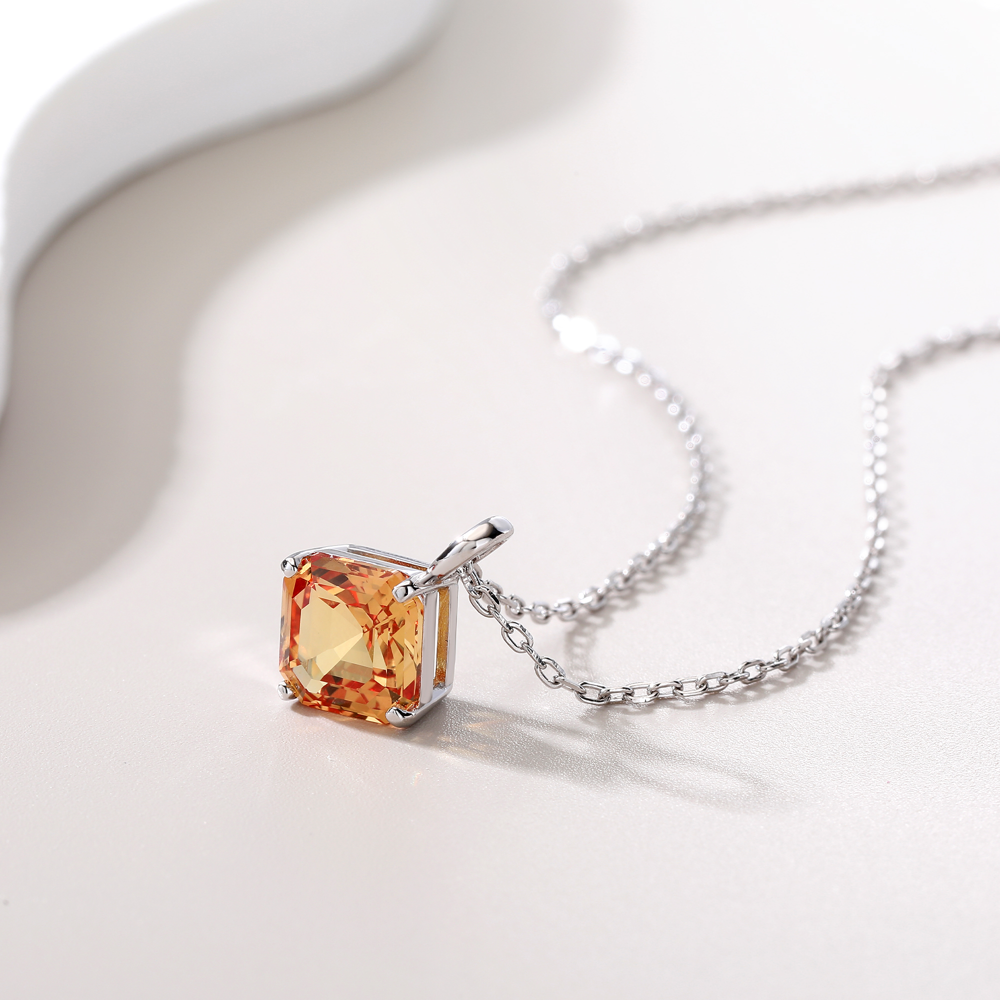 Bezel-Set Diamond-Shaped Small - огляд і ціна Bezels Set Pendant